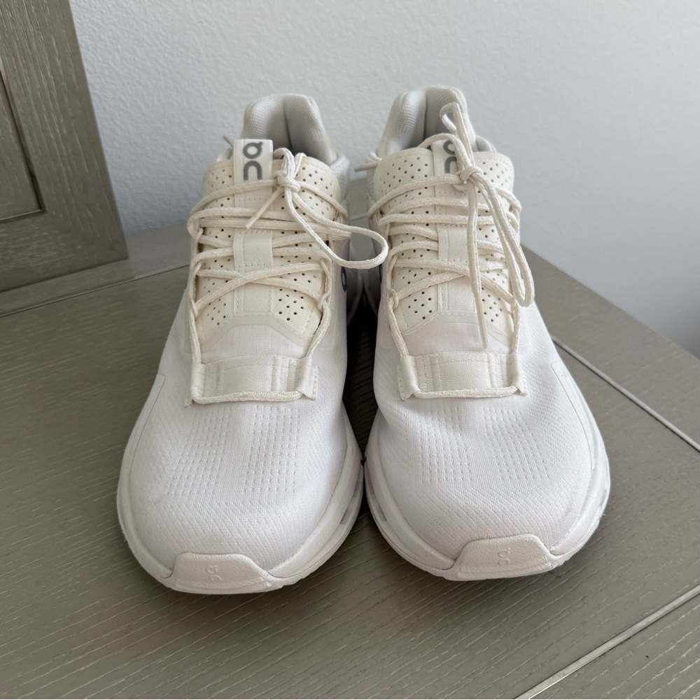 On Cloudnova 2 Sneakers - Picture 2 of 6